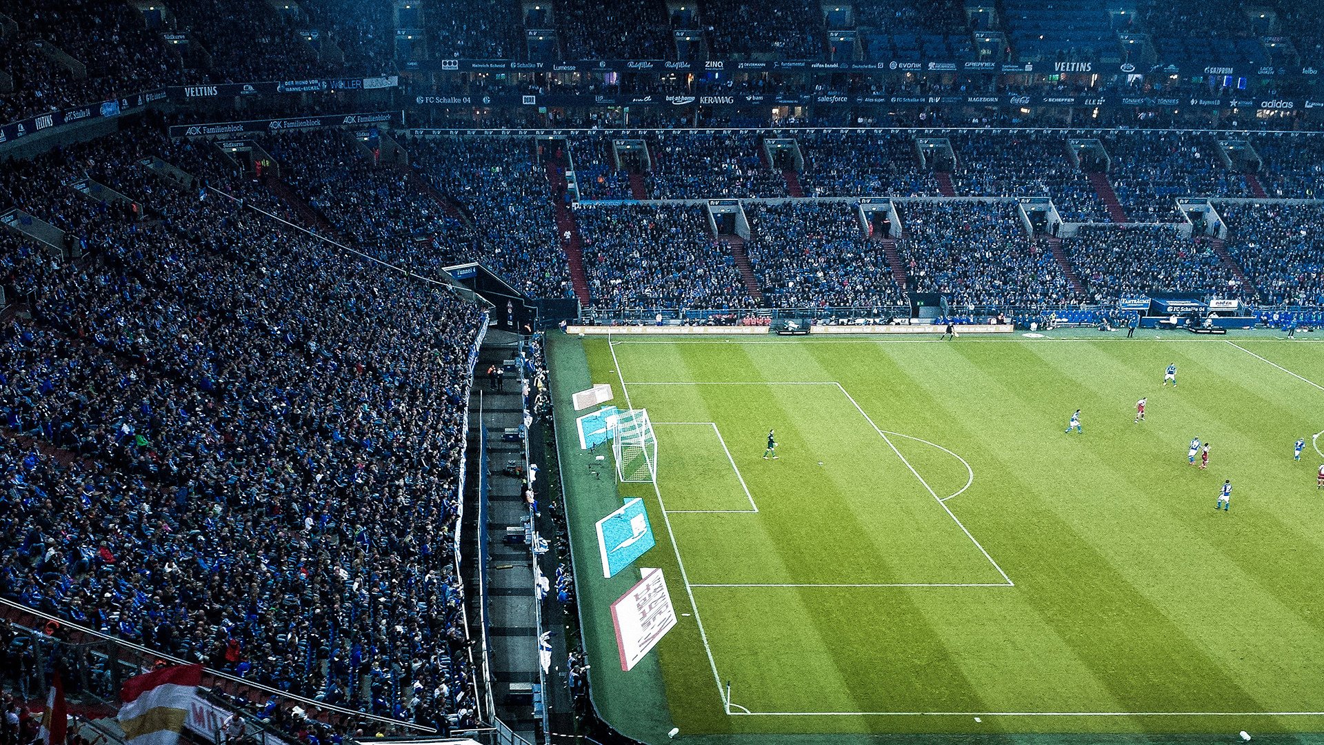 职业联赛鼓励本土教练参与顶级执教培训，职业联赛教练可以上场吗